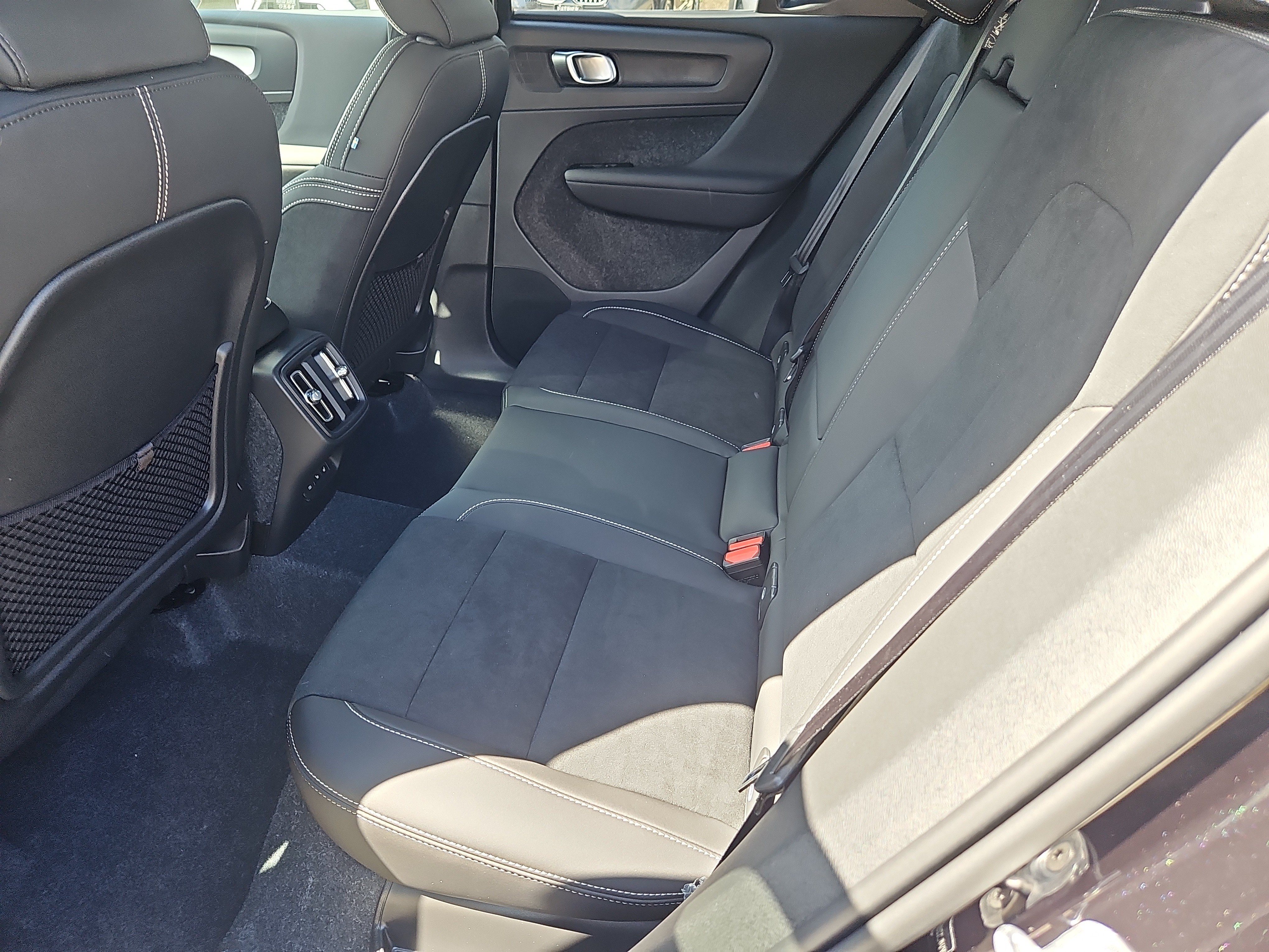 New 2026 Volvo XC40 B5 Ultra w/ Protection Package Premier AWD/4WD image 21