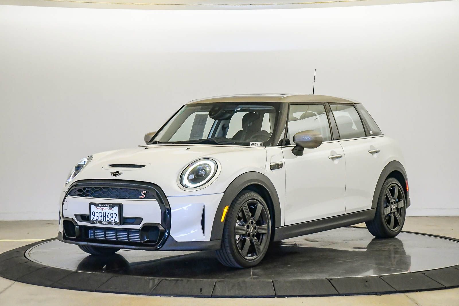 Certified 2024 MINI Cooper S FWD image 1