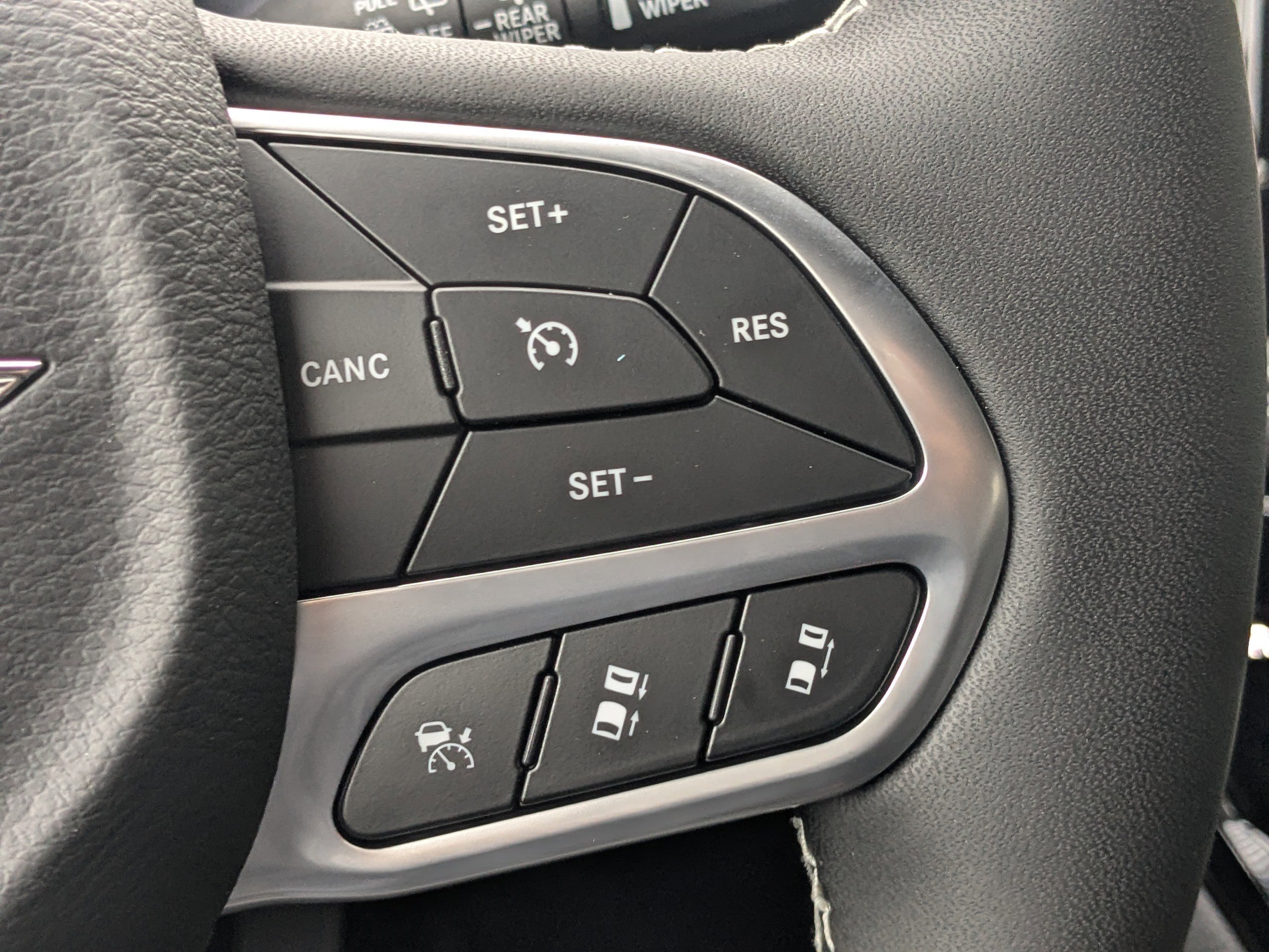 New 2026 Chrysler Pacifica Select FWD image 25