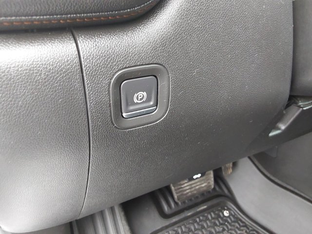 Used 2021 GMC Sierra 1500 AT4 w/ AT4 Premium Package AWD/4WD image 27