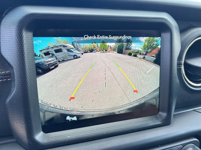 Used 2023 Jeep Wrangler Unlimited Sahara AWD/4WD image 14