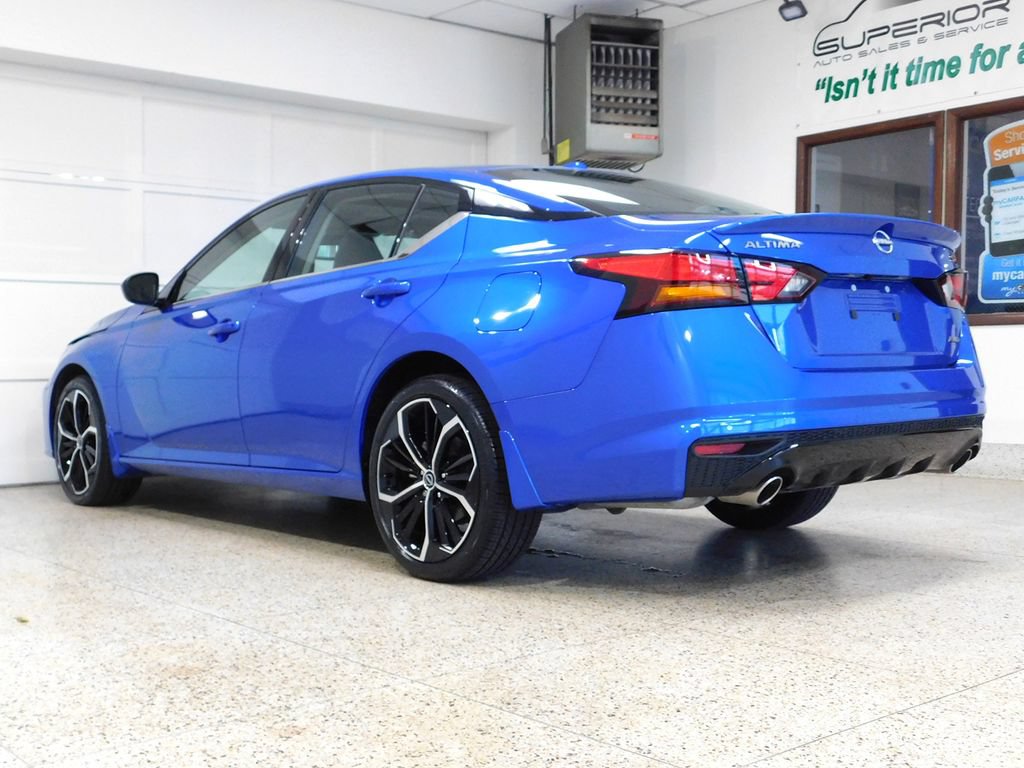 Used 2025 Nissan Altima 2.5 SR AWD/4WD image 8