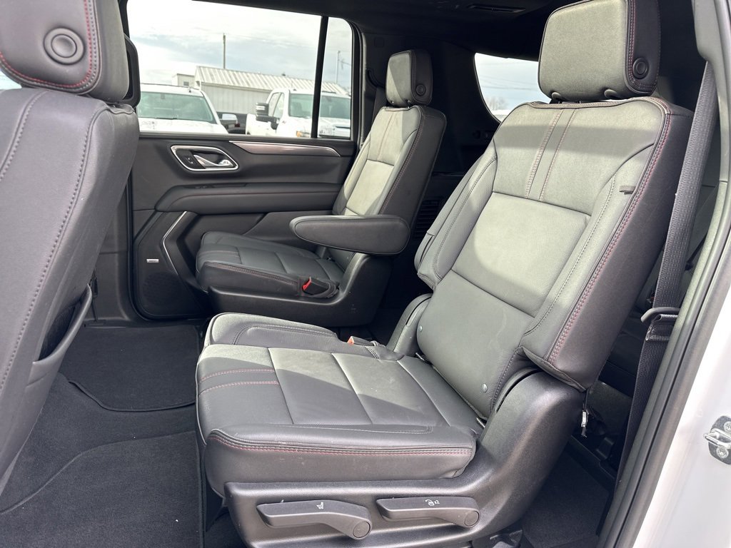 Used 2023 Chevrolet Suburban RST w/ Luxury Package image 21