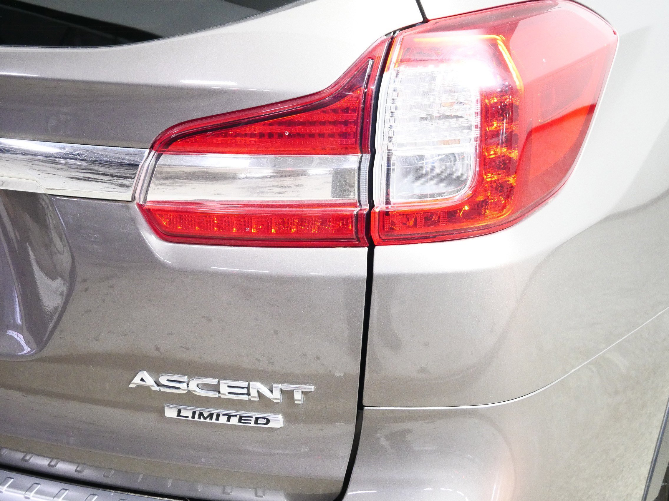 Used 2021 Subaru Ascent Limited w/ Popular Package #2 image 17
