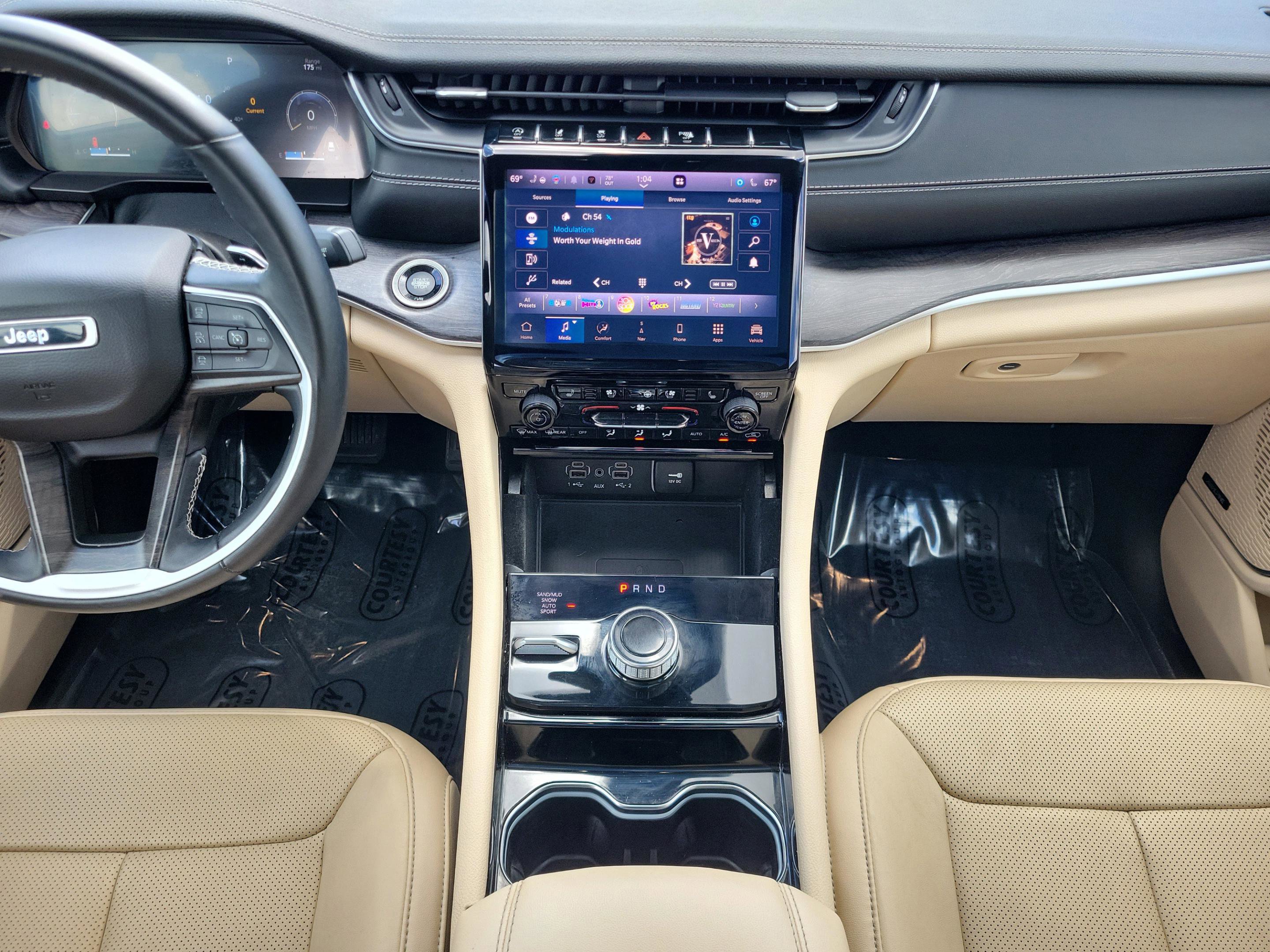 Used 2022 Jeep Grand Cherokee L Limited w/ Luxury Tech Group II image 20