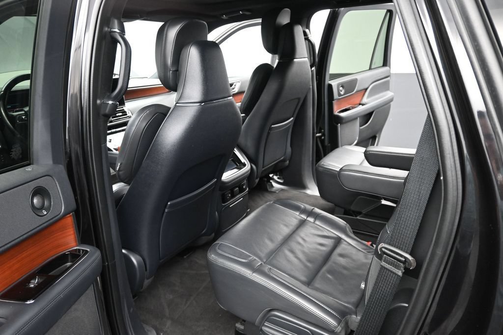 Used 2022 Lincoln Navigator Reserve AWD/4WD image 15