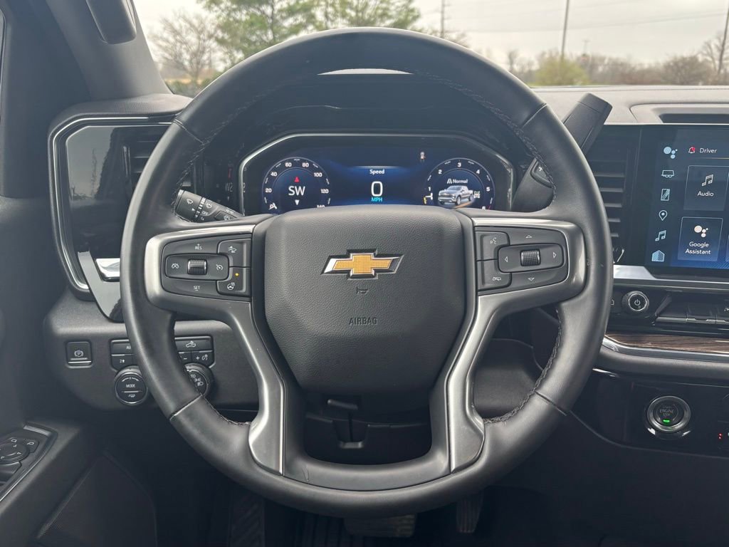 Used 2024 Chevrolet Silverado 1500 LT image 24