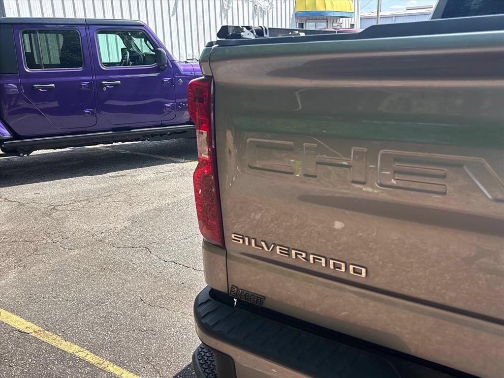 Used 2024 Chevrolet Silverado 1500 Custom AWD/4WD image 11