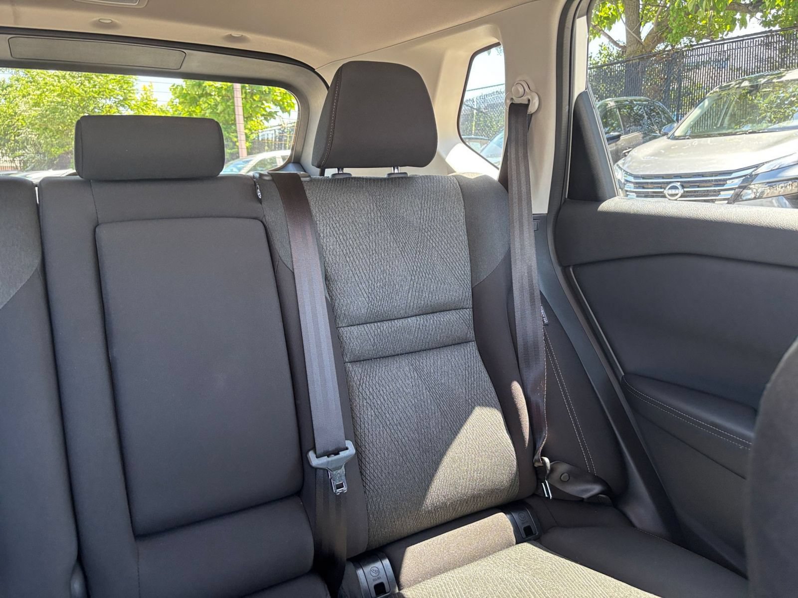 Used 2025 Nissan Rogue SV FWD image 32