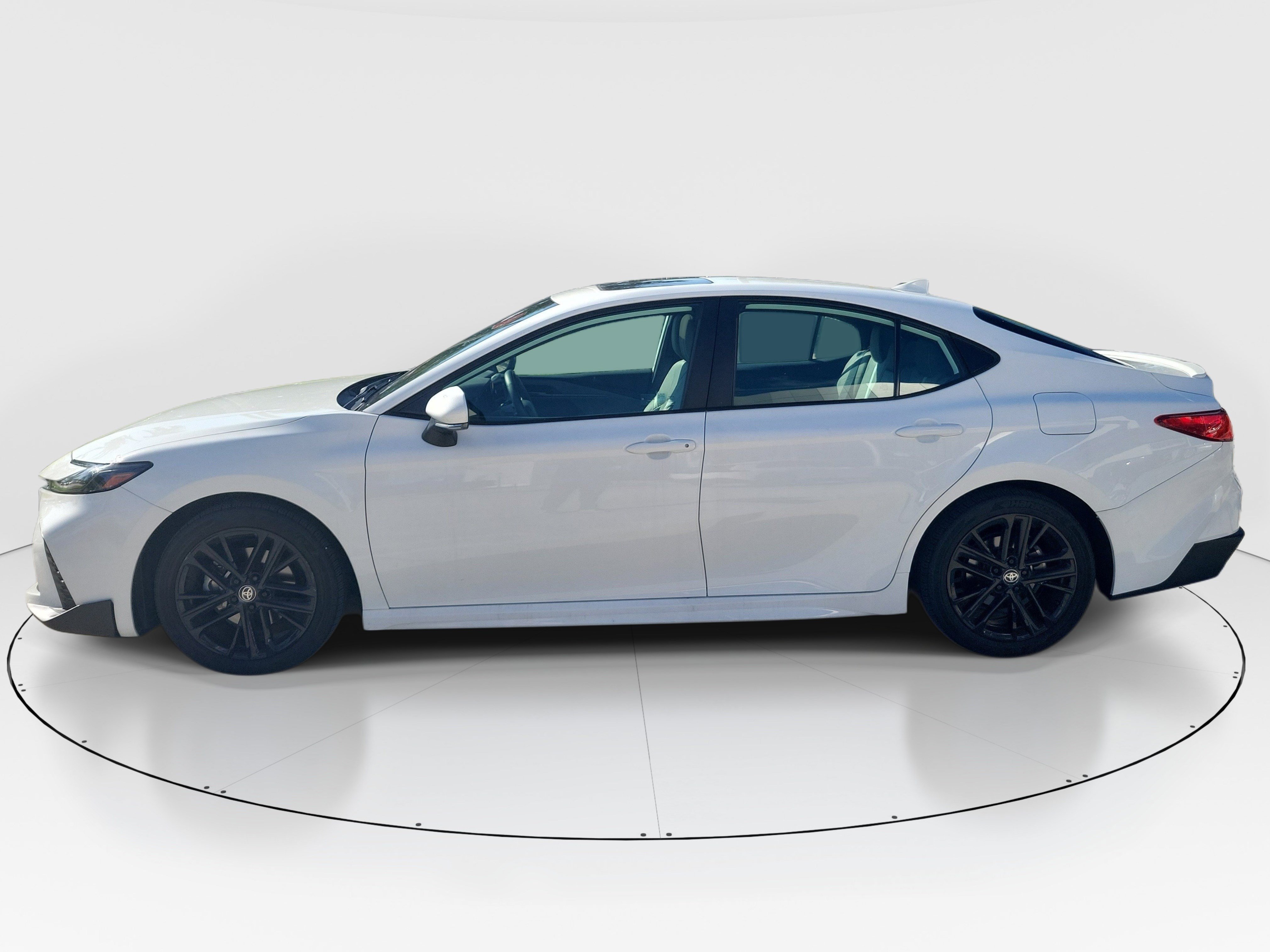 Used 2025 Toyota Camry SE w/ Multimedia Upgrade Package FWD image 4