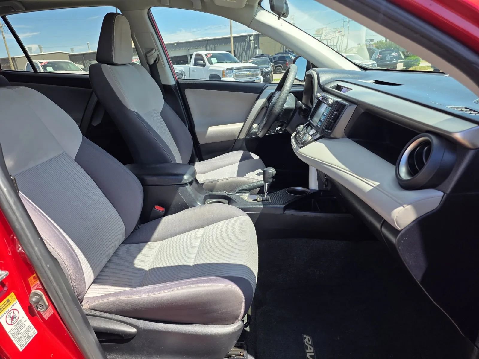 Used 2015 Toyota RAV4 XLE FWD image 17
