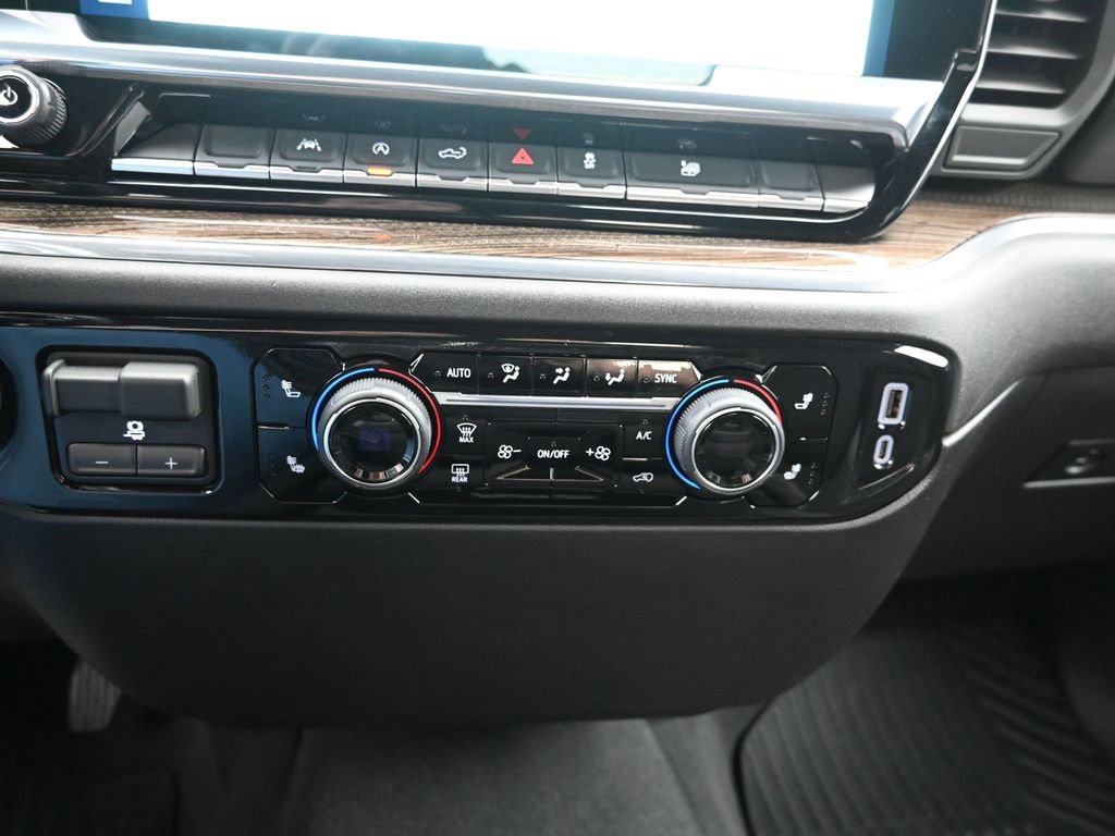 Used 2025 Chevrolet Silverado 1500 LT image 22