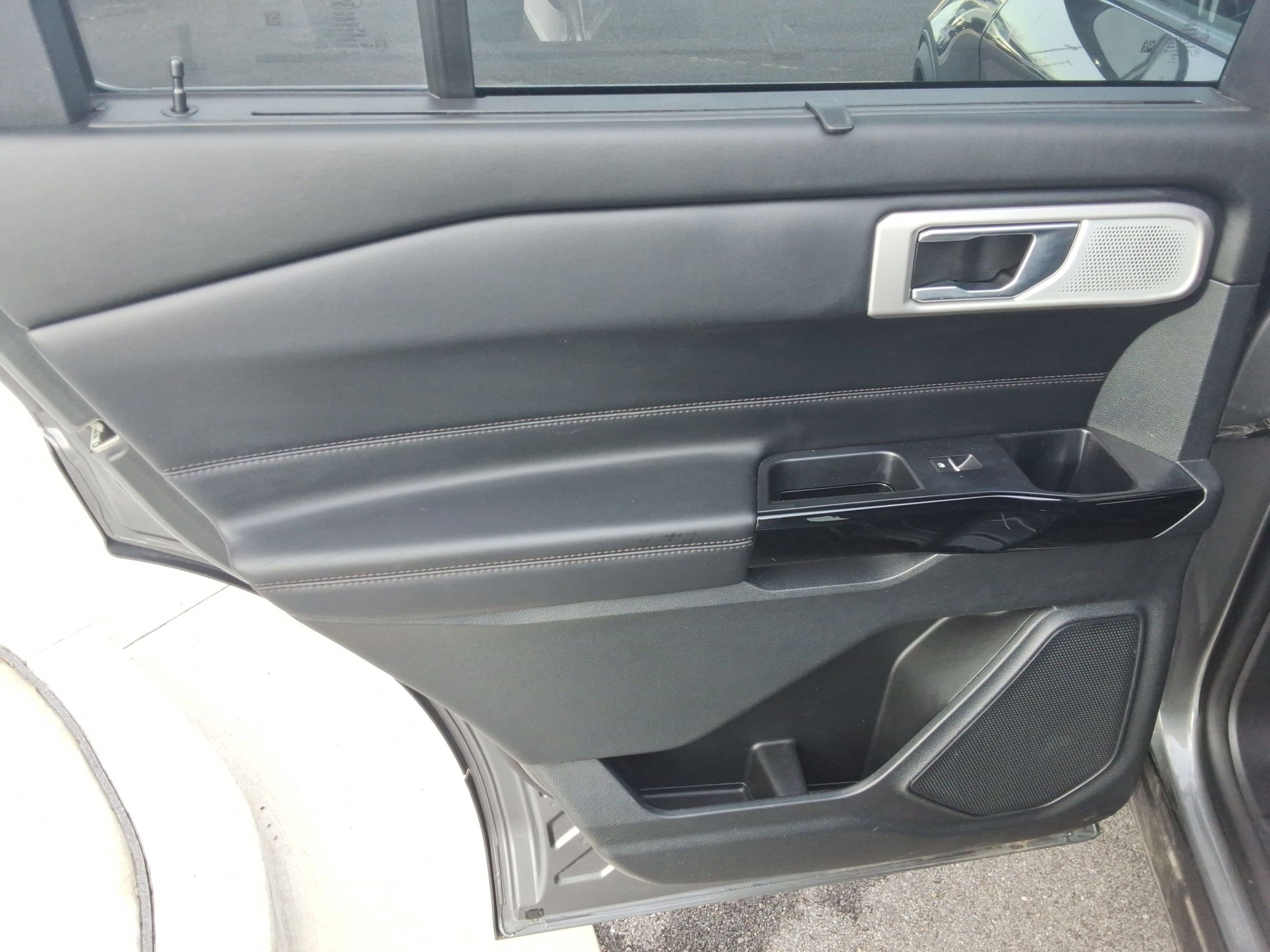 Used 2022 Ford Explorer Platinum w/ Equipment Group 601A image 21