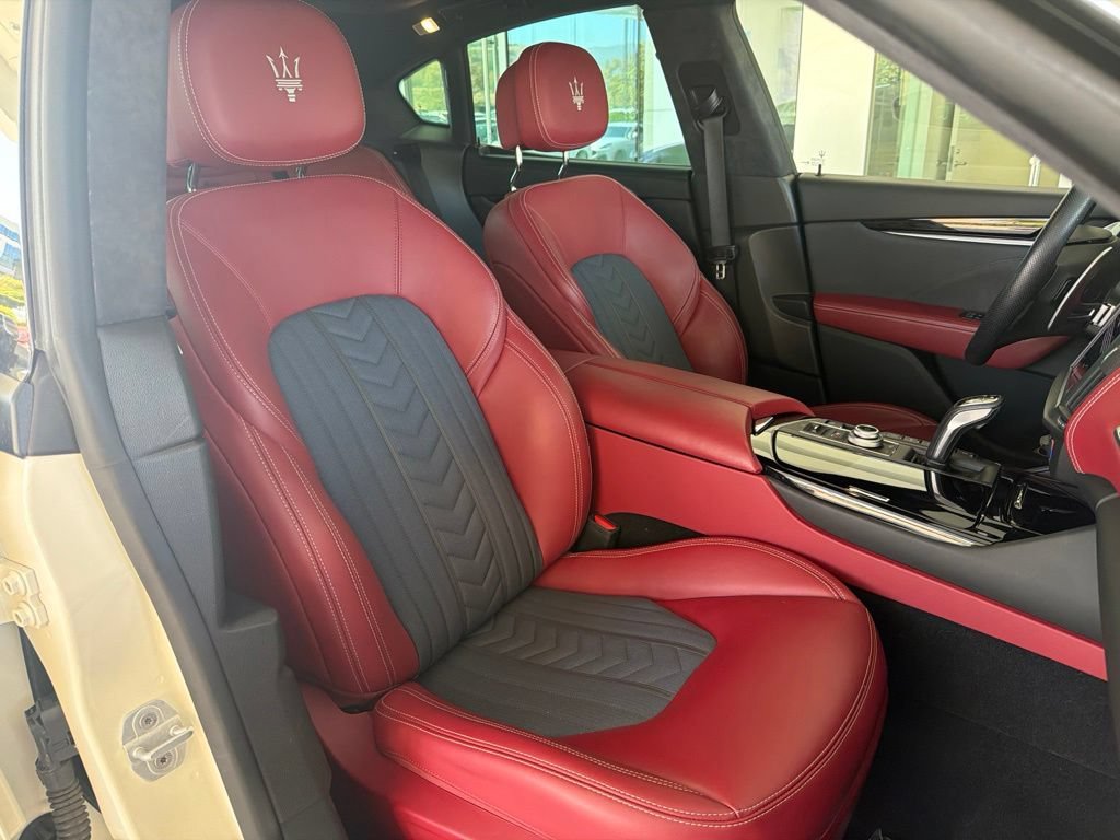 Certified 2023 Maserati Levante GT AWD/4WD image 14