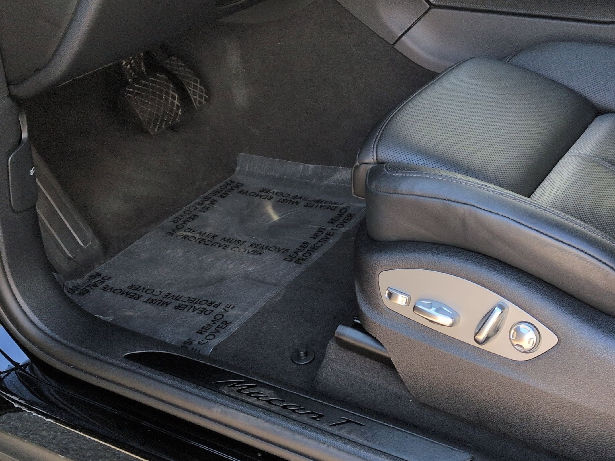 Used 2025 Porsche Macan Turbo image 17