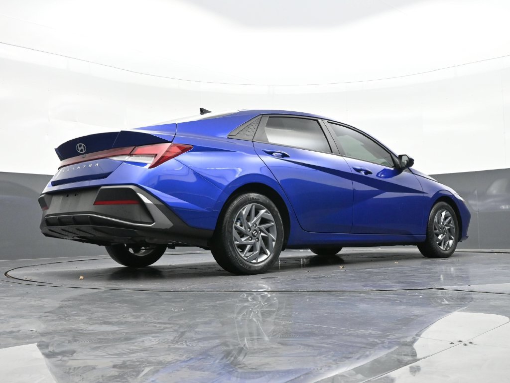Used 2024 Hyundai Elantra SEL FWD image 33