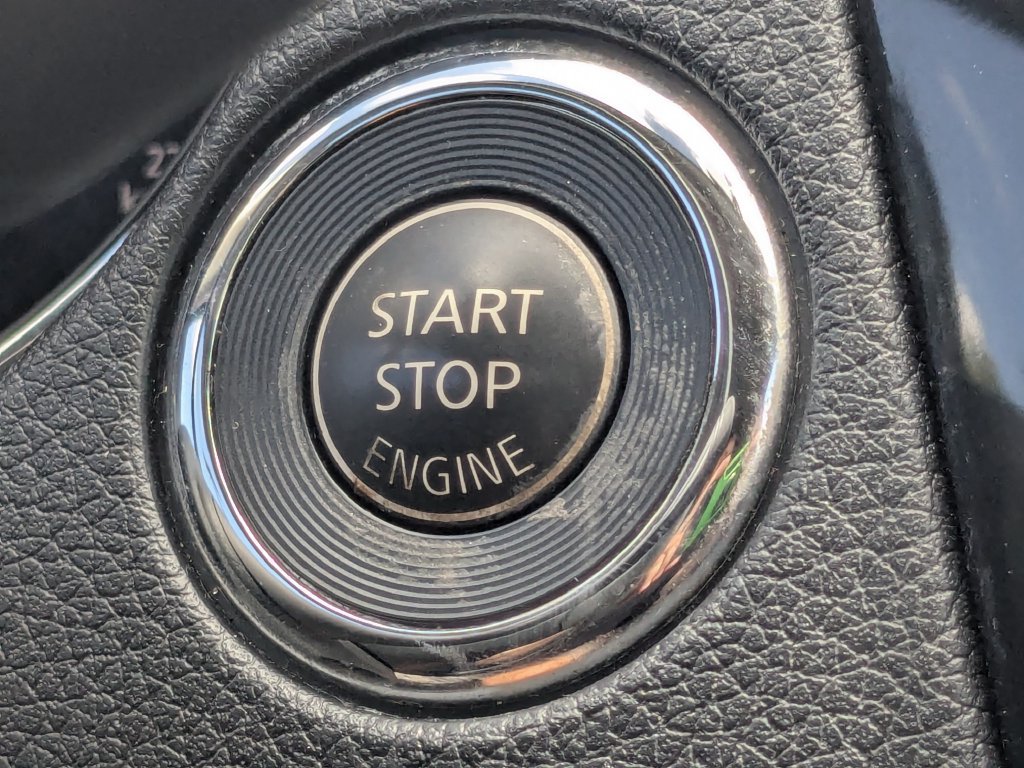 Used 2015 Nissan Rogue SV FWD image 14