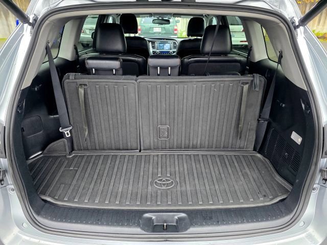 Used 2016 Toyota Highlander Limited Platinum image 35