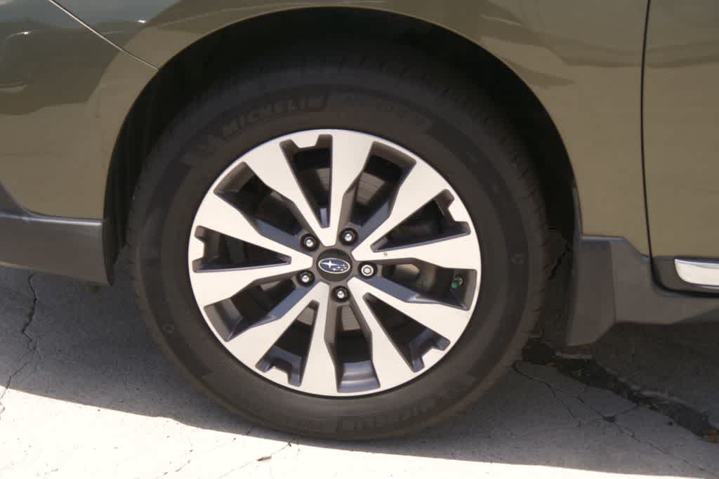 Used 2018 Subaru Outback 2.5i Touring AWD/4WD image 5