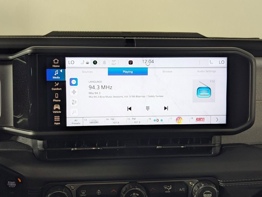 Used 2025 Jeep Wrangler Unlimited Sahara AWD/4WD image 19