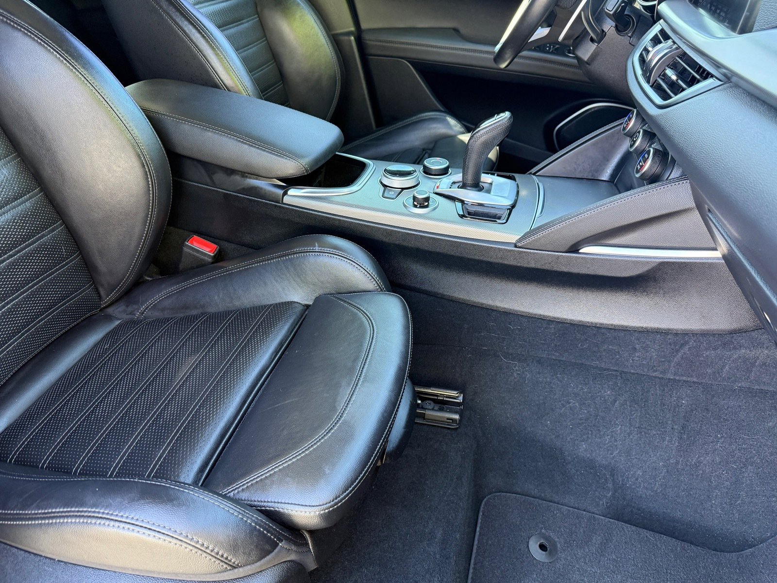 Used 2023 Alfa Romeo Stelvio Veloce image 30