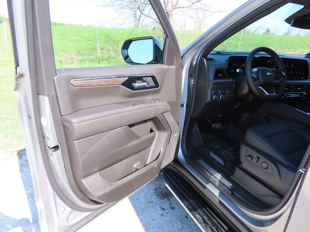 New 2026 Chevrolet Tahoe LT w/ Comfort Package AWD/4WD image 25