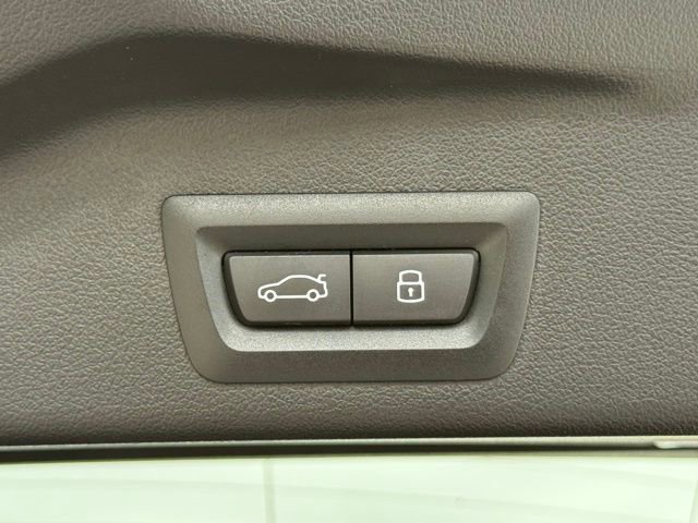 Certified 2024 BMW X5 xDrive50e w/ M Sport Package AWD/4WD image 17