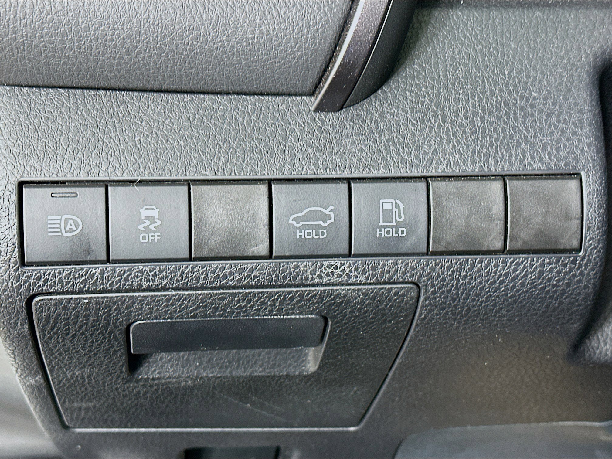 Used 2021 Toyota Camry XLE w/ Navigation Upgrade Package image 17