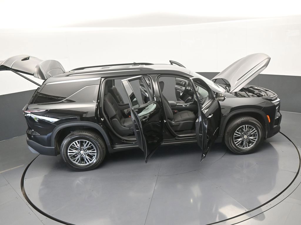 Used 2025 Chevrolet Traverse LT FWD image 69