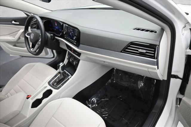 Used 2023 Volkswagen Jetta SE FWD image 28