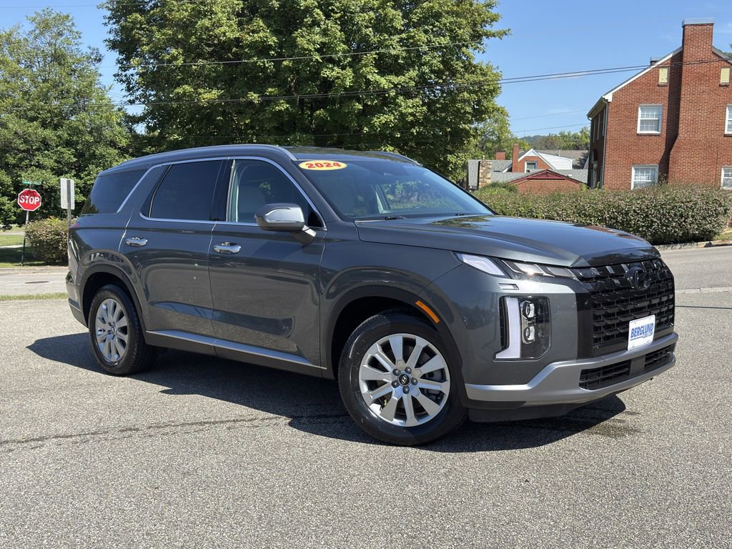 Used 2024 Hyundai Palisade SEL image 2