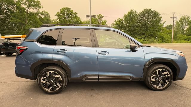 Used 2025 Subaru Forester Limited AWD/4WD image 4