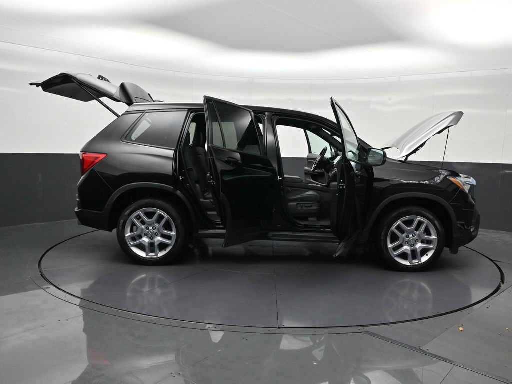 Used 2025 Honda Passport EX-L image 34