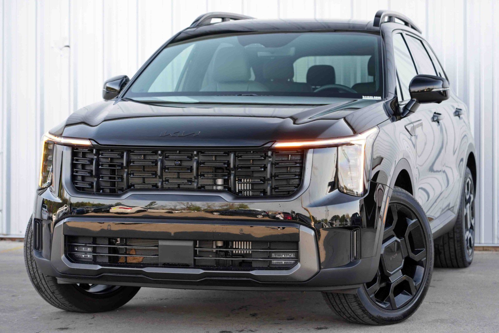 Used 2025 Kia Sorento SX Prestige w/ Sage Leather Package image 3