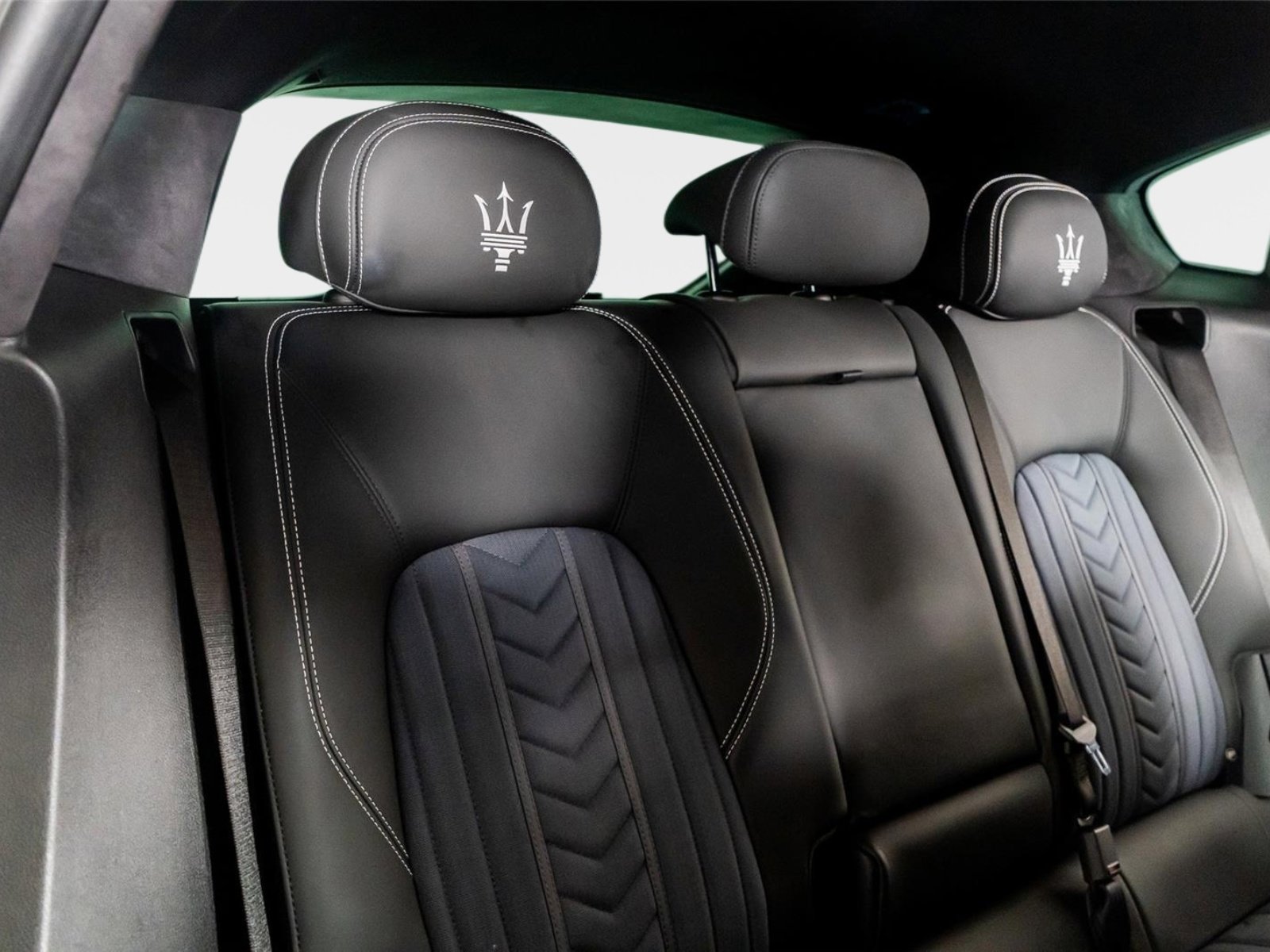 Used 2023 Maserati Levante GT image 30