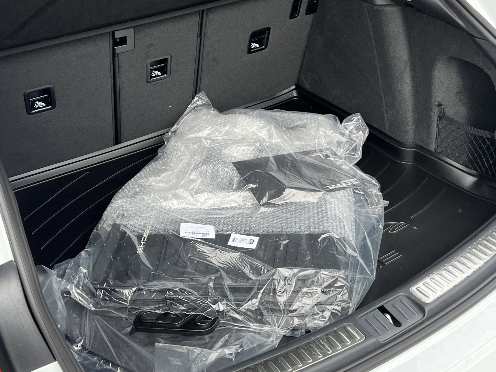 New 2026 Porsche Macan image 19