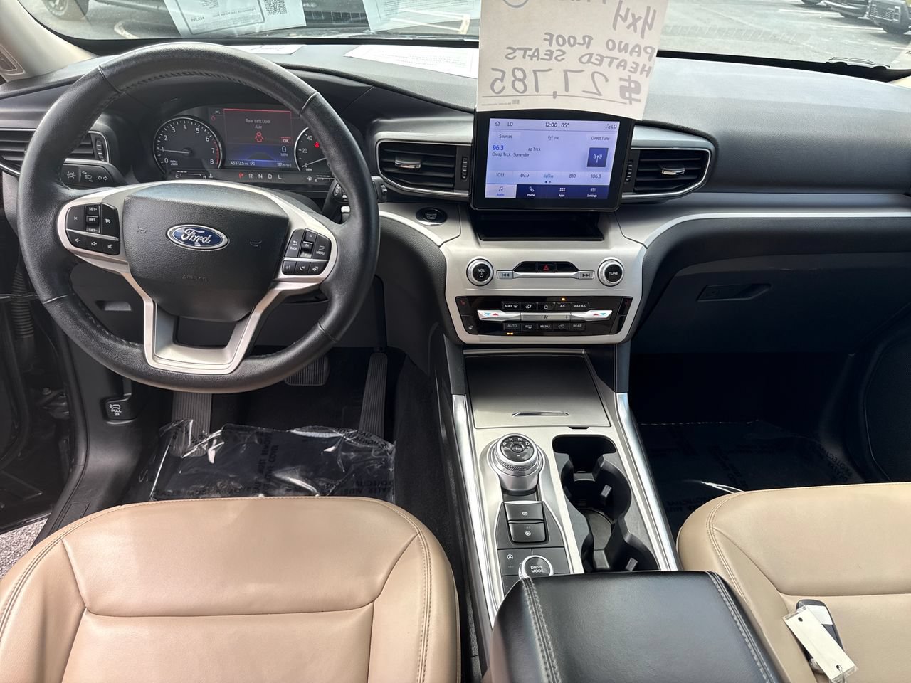 Used 2023 Ford Explorer XLT AWD/4WD image 15