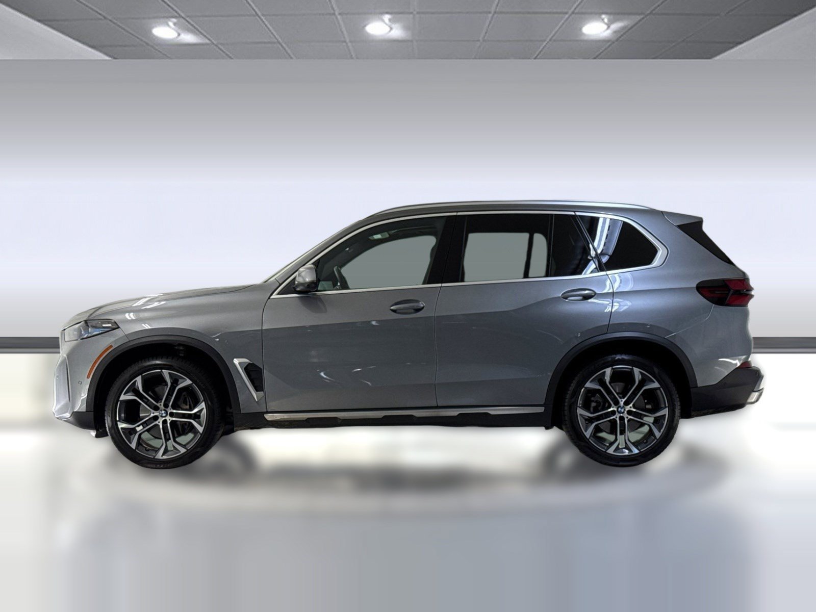 Used 2026 BMW X5 sDrive40i w/ Parking Assistance Package RWD image 2