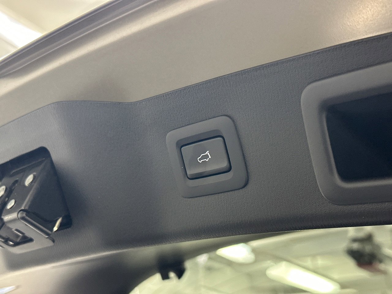 Certified 2025 MAZDA CX-5 Carbon Edition image 9