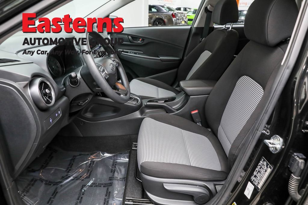 Used 2022 Hyundai Kona SE w/ Winter Weather Package image 14