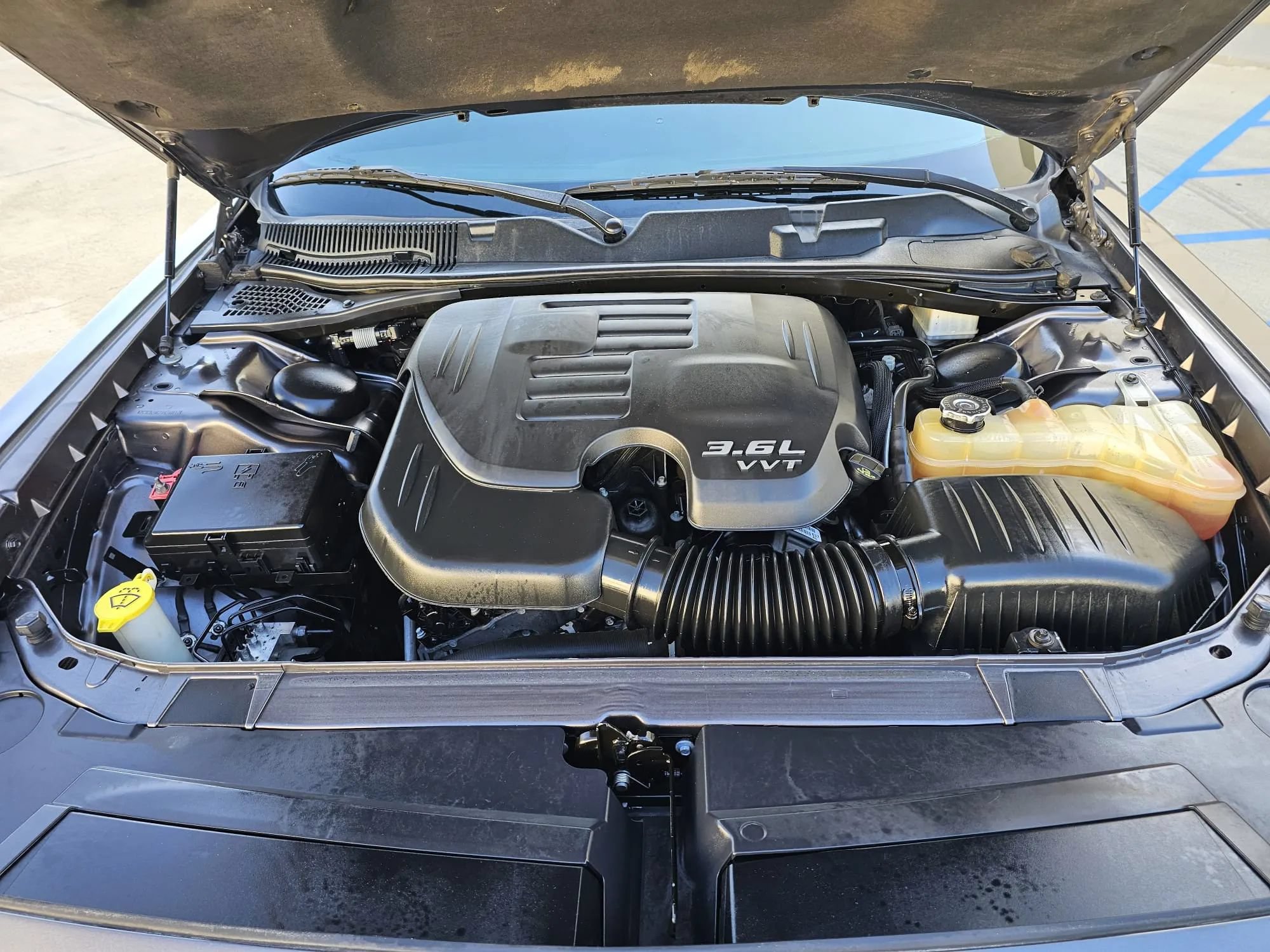 Used 2018 Dodge Challenger SXT RWD image 27
