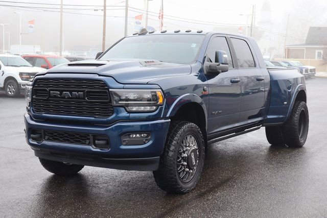 Used 2023 RAM 3500 Limited image 14