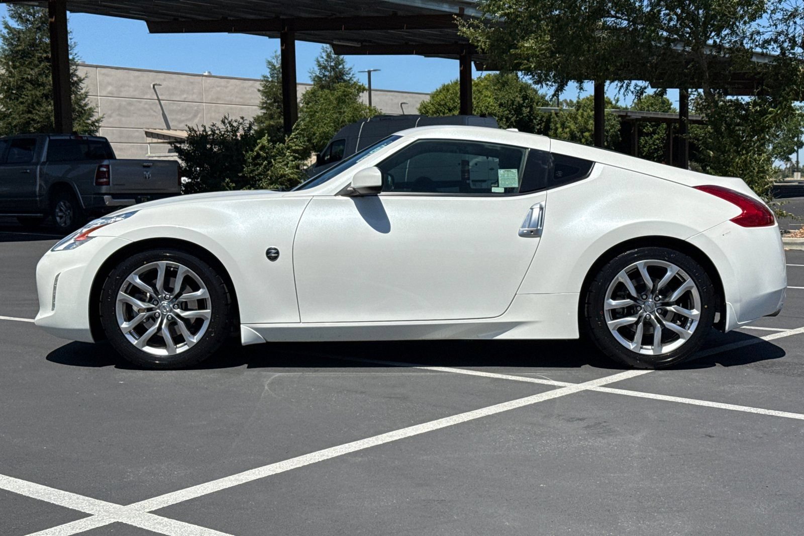 Used 2014 Nissan 370Z Touring RWD image 13