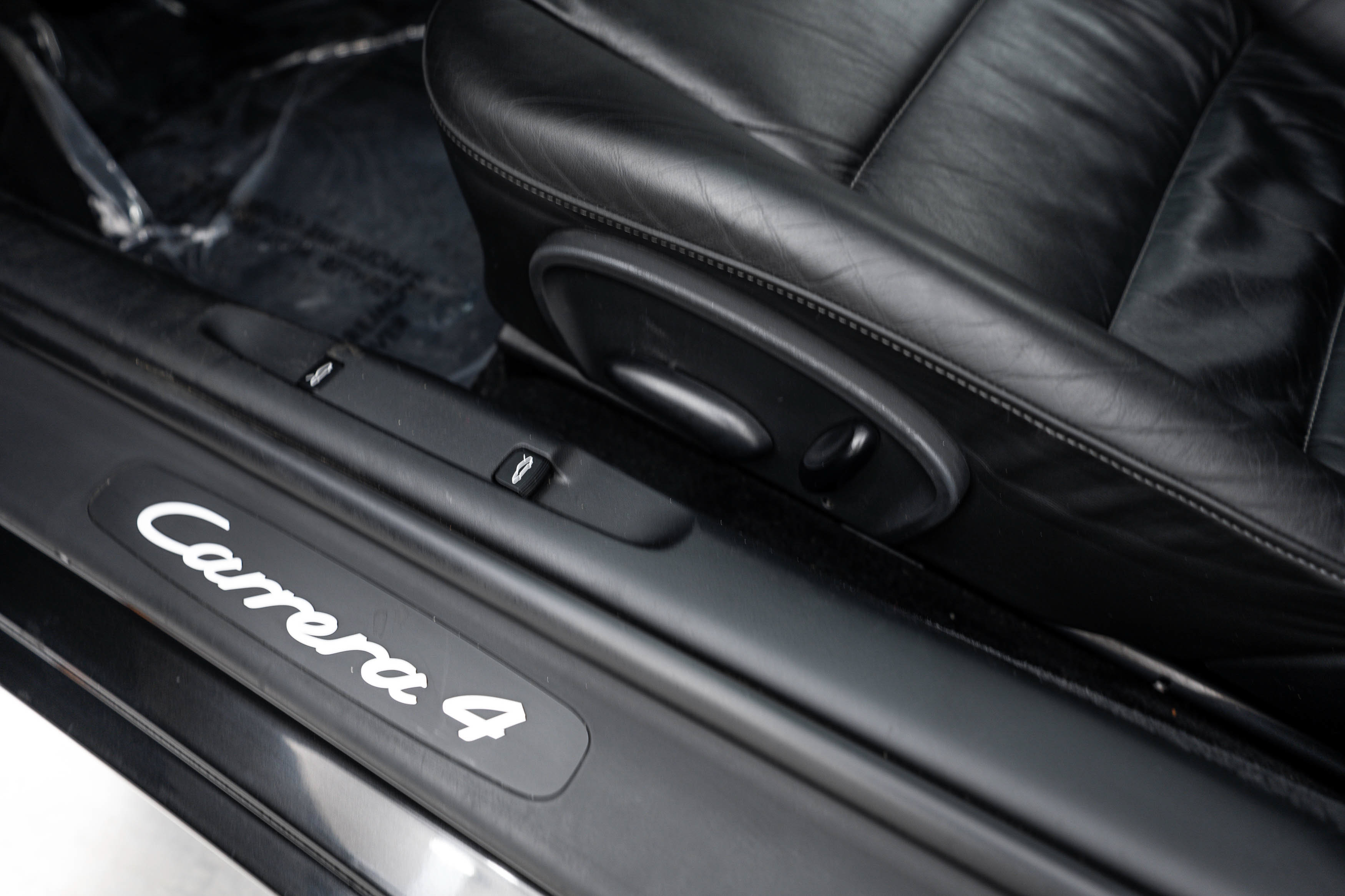 Used 2001 Porsche 911 Carrera 4 AWD/4WD image 22