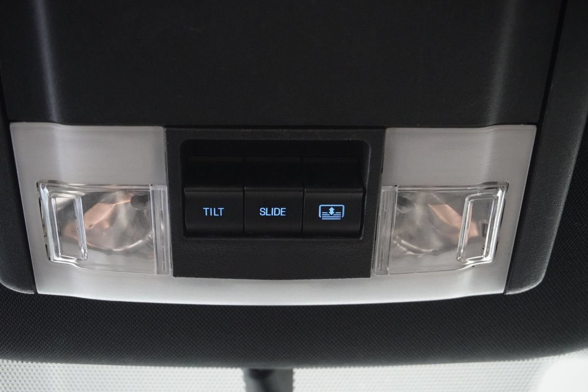 Used 2017 Ford Explorer XLT w/ Equipment Group 202A FWD image 26