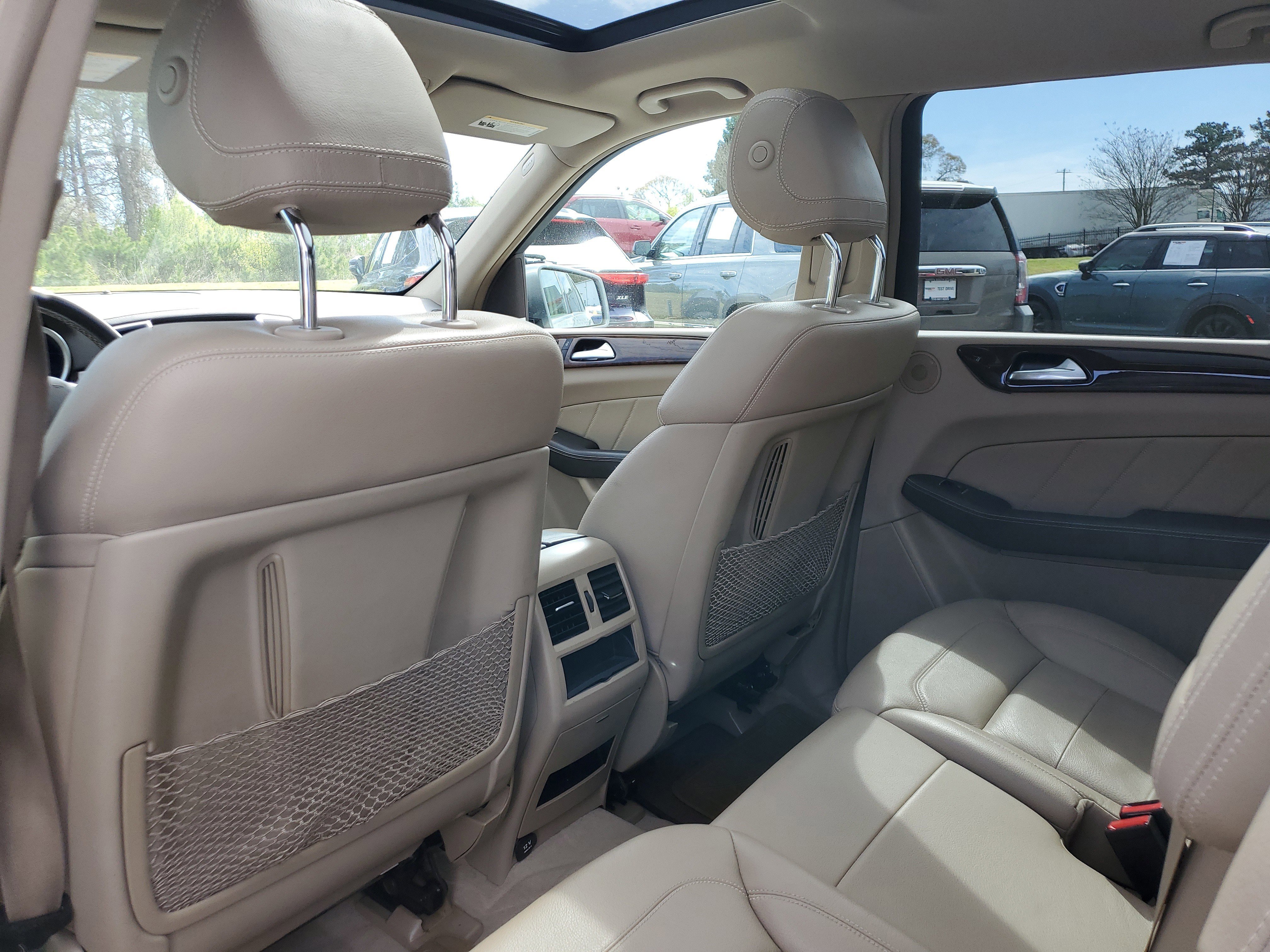 Used 2015 Mercedes-Benz GL 450 4MATIC image 11