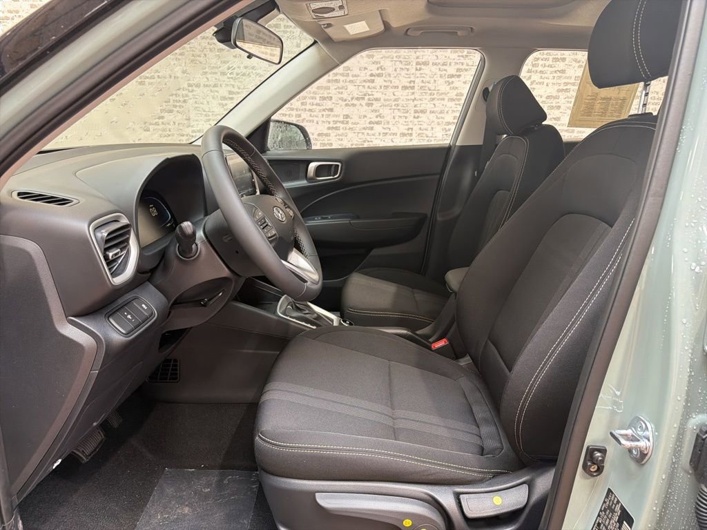Used 2026 Hyundai Venue SEL FWD image 23