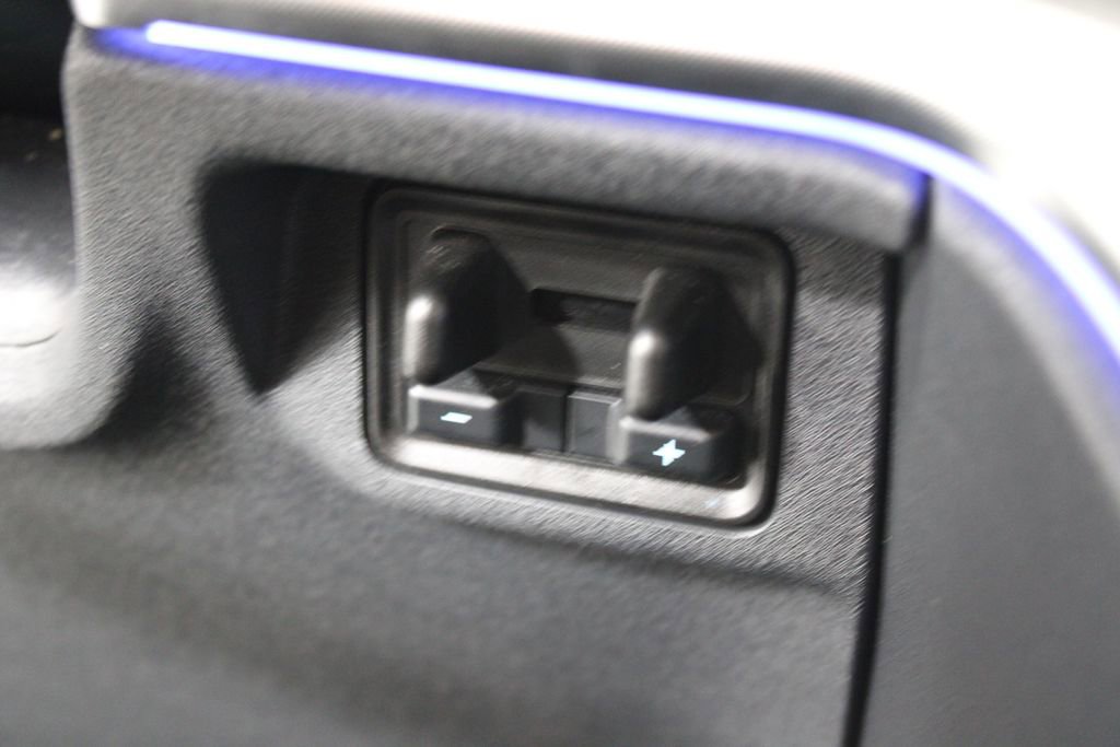 Used 2025 Ford Expedition Platinum image 48