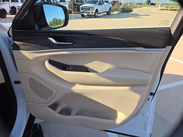 Used 2025 Jeep Grand Cherokee L Limited RWD image 27