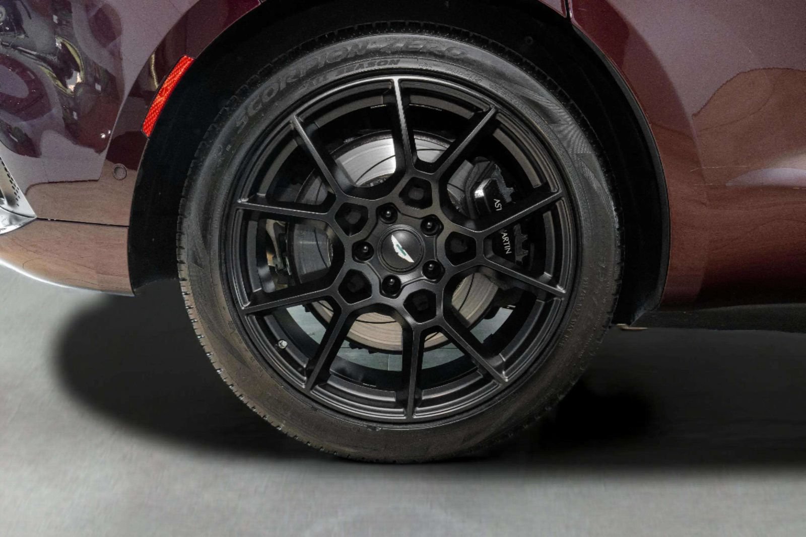 Used 2022 Aston Martin DBX AWD/4WD image 58